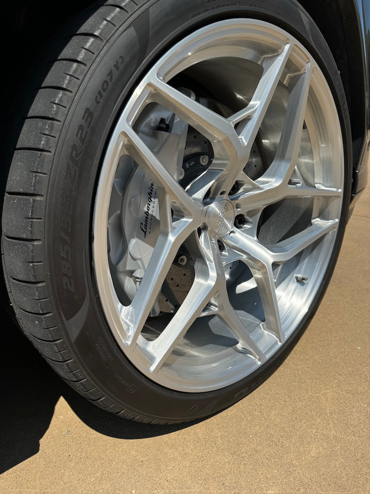 Litespeed VR5 Wheel Lamborghini urus Gray Front  Profile Closeup Image