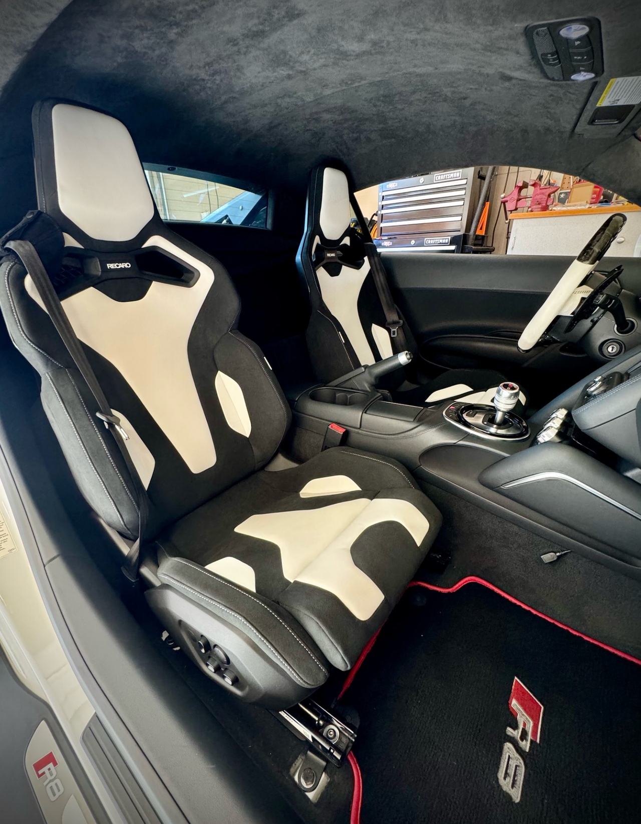 Recaro-Sport-C Seat-Audi-R8-manual-install-image