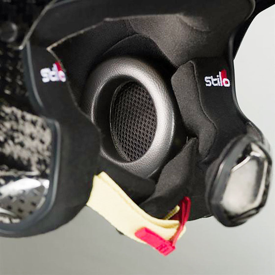 The Stilo Venti WRC has a magnetic dynamic, noise-canceling microphone is adjustable to allow for optimum spacing from the mouth to reduce external noise.