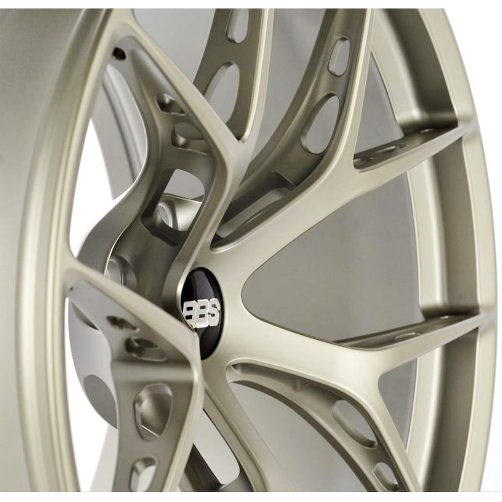 Closeup of BBS FI-R Evo wheel in white gold for McLaren 720S